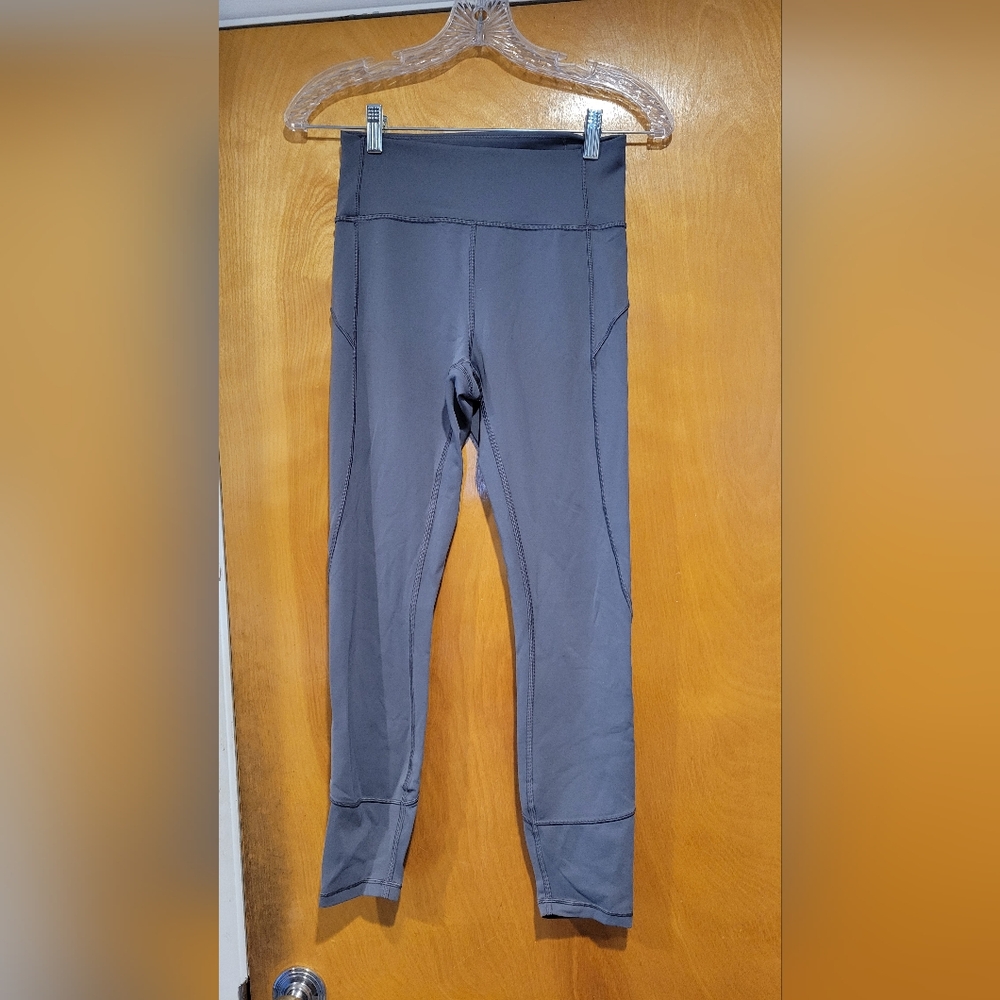 LULULEMON GREY IN MOVEMENT TIGHT LEGGING *EVERLUX*